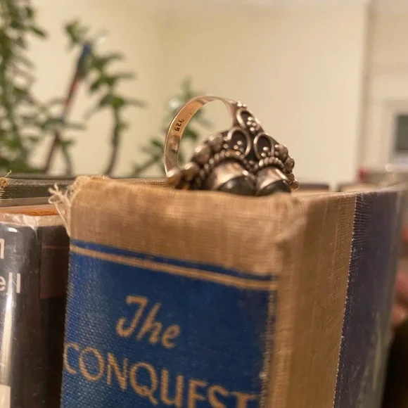 925 Labradorite Ring from Rajasthan - Picture 4 of 12